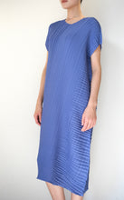 将图片加载到图库查看器,Flowing Plaid Dress