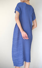 将图片加载到图库查看器,Flowing Plaid Dress