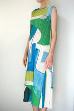将图片加载到图库查看器,Flowing Colors Dress