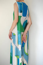 将图片加载到图库查看器,Flowing Colors Dress