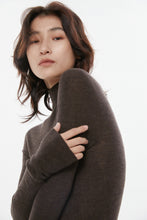 Load image into Gallery viewer, Lora Seamless Extra Fine Merino Wool Top