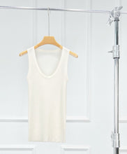 Cargar imagen en el visor de la galería, KOW Extra Fine Merino Wool & Mulberry Silk Knitted Vest