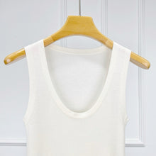 Cargar imagen en el visor de la galería, KOW Extra Fine Merino Wool & Mulberry Silk Knitted Vest