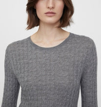 将图片加载到图库查看器,Cable Merino Wool Round Neck Long Sleeve Sweater