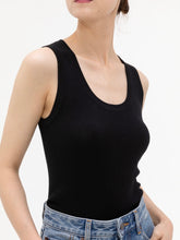 Cargar imagen en el visor de la galería, ÀIMAI Ultra-Fine Merino Wool and Silk Knit Vest