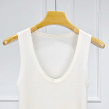 Cargar imagen en el visor de la galería, ÀIMAI Ultra-Fine Merino Wool and Silk Knit Vest