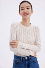 将图片加载到图库查看器,Classic Cable Round Neck Cable Knit Sweater