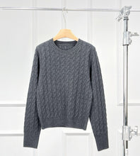 Cargar imagen en el visor de la galería, Sharon Cable Knit Premier Cashmere Silk Sweater