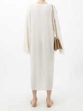 Charger l'image dans la galerie, Elegance Premier Merino Wool Cable Knit Dress