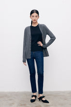 Cargar imagen en el visor de la galería, PAULA Wool V-Neck Long Sleeve Cardigan
