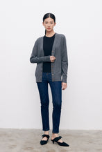 Cargar imagen en el visor de la galería, PAULA Wool V-Neck Long Sleeve Cardigan