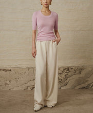 将图片加载到图库查看器,Eva Merino U-neck Top