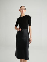 Cargar imagen en el visor de la galería, Taylor Seamless Superfine Merino Crew Neck Short Sleeves