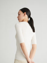 Cargar imagen en el visor de la galería, Taylor Seamless Superfine Merino Crew Neck Short Sleeves