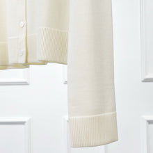Charger l'image dans la galerie, KOW Merino Wool Round-Neck Cardigan