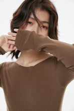 Cargar imagen en el visor de la galería, Lynn Seamless Super Fine Merino Wool Boat Neck Long Sleeve