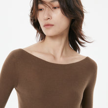 Cargar imagen en el visor de la galería, Lynn Seamless Super Fine Merino Wool Boat Neck Long Sleeve