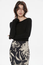 Cargar imagen en el visor de la galería, Lynn Seamless Super Fine Merino Wool Boat Neck Long Sleeve