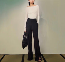 Cargar imagen en el visor de la galería, Lynn Seamless Super Fine Merino Wool Boat Neck Long Sleeve