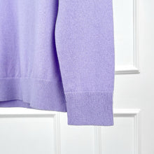 Cargar imagen en el visor de la galería, Wick Premier Cashmere Merino Wool V-Neck Sweater