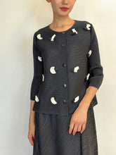 将图片加载到图库查看器,3D Floral Accented Top Cardigan