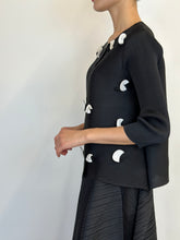 将图片加载到图库查看器,3D Floral Accented Top Cardigan