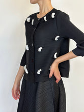 将图片加载到图库查看器,3D Floral Accented Top Cardigan