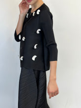 将图片加载到图库查看器,3D Floral Accented Top Cardigan