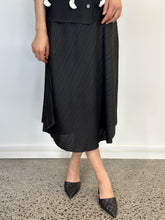 将图片加载到图库查看器,3D Floral Accented Top Cardigan