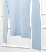 Cargar imagen en el visor de la galería, Lynn Seamless Super Fine Merino Wool Boat Neck Long Sleeve