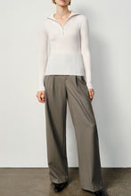 画像をギャラリービューアに読み込む, Felix Merino Wool Zip Knit – Effortless Elegance, Redefined