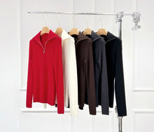 画像をギャラリービューアに読み込む, Felix Merino Wool Zip Knit – Effortless Elegance, Redefined
