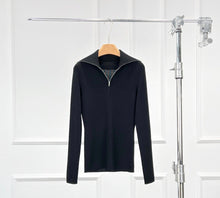 画像をギャラリービューアに読み込む, Felix Merino Wool Zip Knit – Effortless Elegance, Redefined