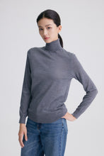 Cargar imagen en el visor de la galería, Diamond Wool and Mulberry Silk High-Neck Long Sleeve