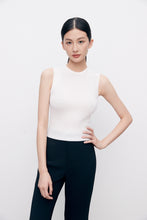 Cargar imagen en el visor de la galería, SLOW Merino Wool and Mulberry Silk Knitted Vest