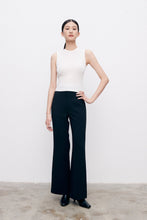 Cargar imagen en el visor de la galería, SLOW Merino Wool and Mulberry Silk Knitted Vest