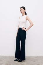 Cargar imagen en el visor de la galería, SLOW Merino Wool and Mulberry Silk Knitted Vest