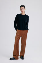 Cargar imagen en el visor de la galería, Isabel Premier Cashmere Merino Wool Round Neck Sweater