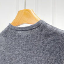 Cargar imagen en el visor de la galería, SLOW Merino Wool and Mulberry Silk Knitted Vest