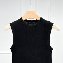 Cargar imagen en el visor de la galería, SLOW Merino Wool and Mulberry Silk Knitted Vest