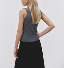 Load image into Gallery viewer, Kow Extra Fine Merino Silk Blend Buttoned Vest