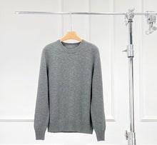 Charger l'image dans la galerie, RAD Wool-Cashmere Round Neck Sweater