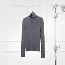 Cargar imagen en el visor de la galería, Camelia Thickened Seamless Turtleneck