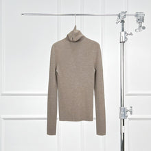 Cargar imagen en el visor de la galería, Camelia Thickened Seamless Turtleneck