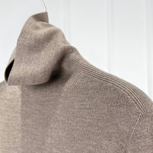 Cargar imagen en el visor de la galería, Camelia Thickened Seamless Turtleneck