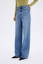 Load image into Gallery viewer, Eglitta High-Waisted Wide-Leg Jeans