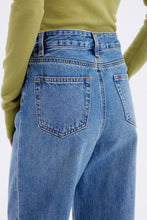 Load image into Gallery viewer, Eglitta High-Waisted Wide-Leg Jeans