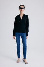 将图片加载到图库查看器,Jo V Neck Vintage Polo Cashmere Sweater