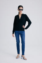 将图片加载到图库查看器,Jo V Neck Vintage Polo Cashmere Sweater