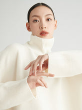 画像をギャラリービューアに読み込む, Phoebe Premier Merino Wool Oversized Turtleneck Sweater